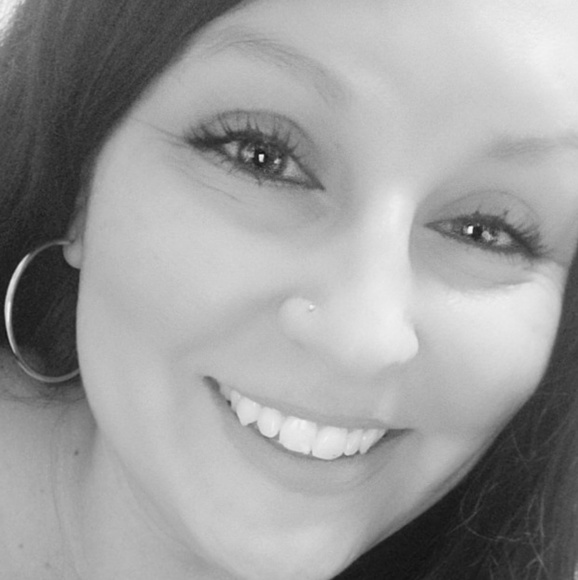 Meet your Posher, Monique - Picture 3 of 4